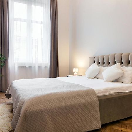 Chopin Apartment In The Center Of Lviv Exteriör bild