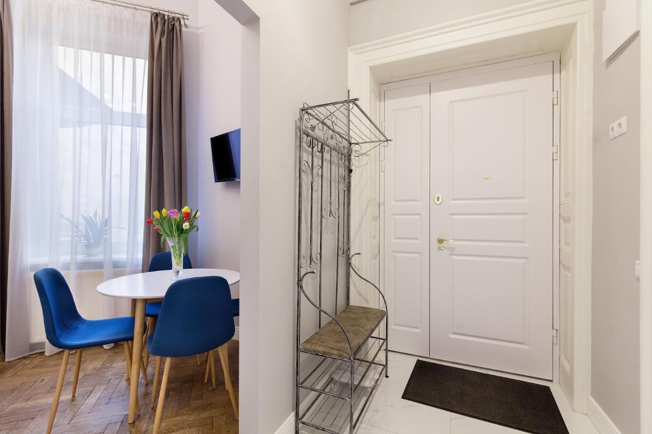 Chopin Apartment In The Center Of Lviv Exteriör bild