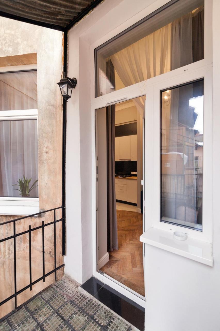 Chopin Apartment In The Center Of Lviv Exteriör bild